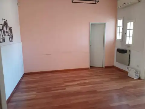Depto Tipo Casa 4 ambientes con 2 baños
