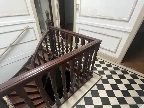 Exclusiva Casa de Época con Jardín en el Mejor Caballito Residencial