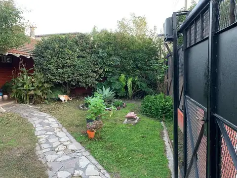 CASA EN VENTA EN LOS POLVORINES CUATRO AMBIENTES