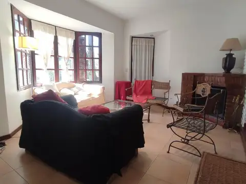 Casa en Venta con 4 cocheras