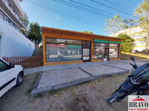 Avenida 3 e/ Paseo 142 y 100