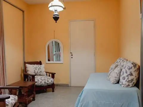 VENTA - CASA 3 HABITACIONES, PILETA Y DEPENDENCIA