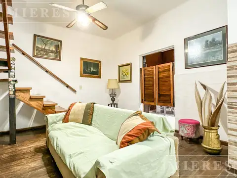 Depto Tipo Casa en Venta con 1 cocheras