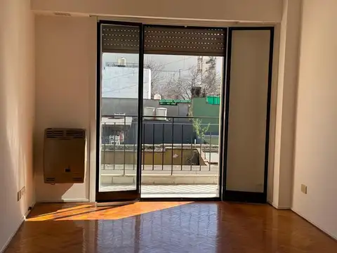 EXCELENTE  3 Amb/ Cochera/contra frente/cocina/lavadero