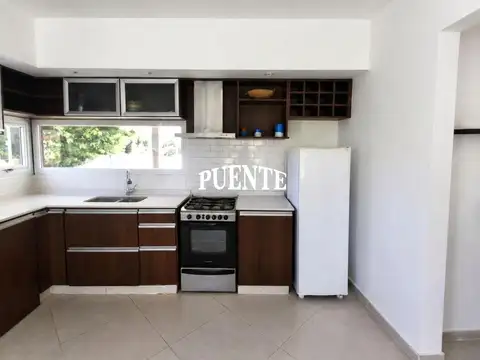 Casa 5 ambientes con 4 baños
