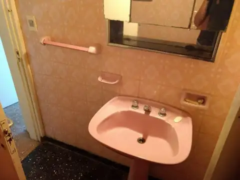 Casa 7 ambientes con 2 baños