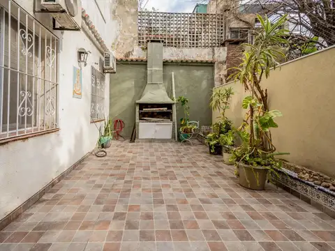 Venta - Departamento 4 amb con Patio en Floresta - Permuta