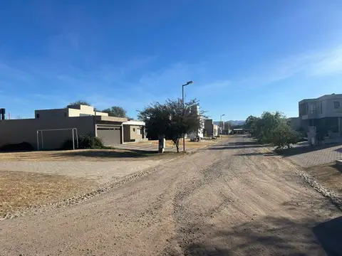 Terreno en Venta de 976,0 m2