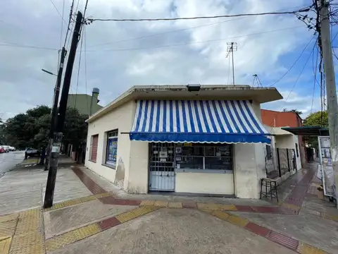 VENTA PH + LOCAL ZONA COMERCIAL ADOLFO SOURDEAUX
