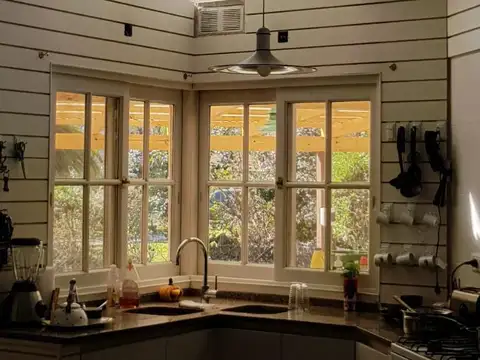 Casa en Venta con 3 cocheras