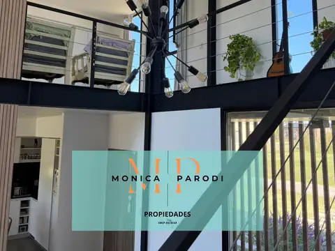 Casa en Venta con 2 cocheras
