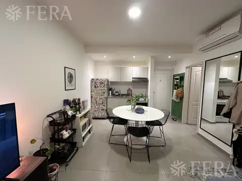 Venta monoambiente con balcón en Wilde
