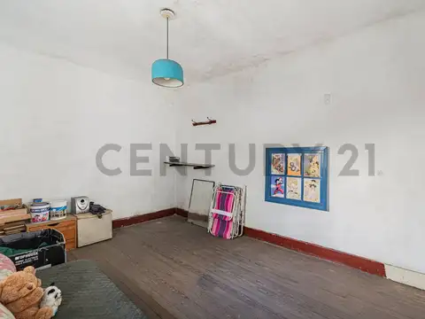 Avenida Rivadavia 10100, Piso 0