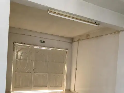 CASA CON LOCAL EN VENTA – EXCELENTE OPORTUNIDAD DE INVERSIÓN