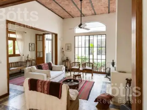 Depto Tipo Casa 5 ambientes con 2 baños