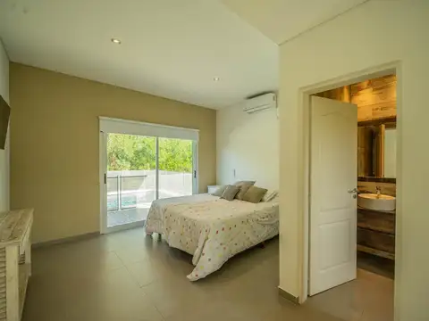 Casa 5 ambientes con 3 baños