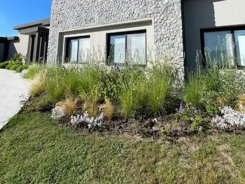 Casa en Alquiler 1 año