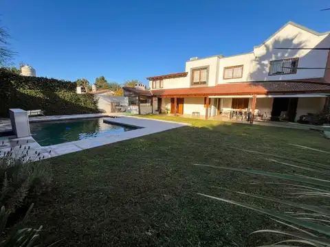 Casa en Venta en Villa Belgrano | 4 Dormitorios + Escritorio | Piscina | Apta Crédito