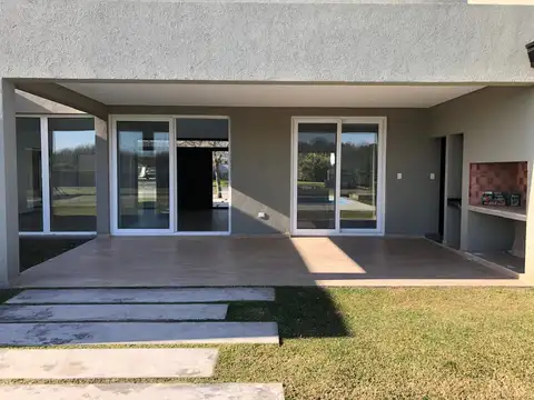 Casa en Venta en Lujan, USD 380.000
