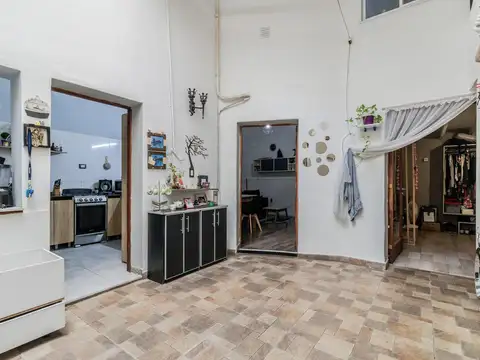 Depto Tipo Casa en Venta en Flores, USD 103.000