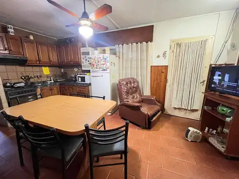 Casa 5 ambientes con 1 baño