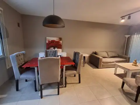 OPENHOUSE vende hermoso y luminoso dúplex tipo casa en Barrio Terruño, Guaymallén, Mendoza.