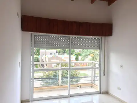 Departamento en Alquiler en Roldan, $ 700.000