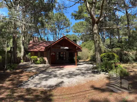 Casa tipo Chalet amoblada en Mar de las Pampas en Venta
