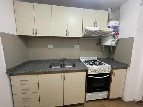 Dellepiane 977 , Piso 1