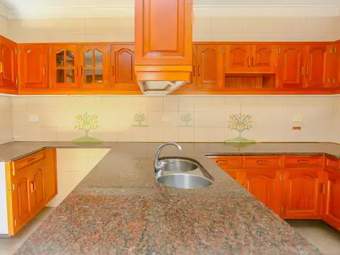Alquiler Casa Santa Fe - 4 dormitorios patio verde - pileta - guadalupe
