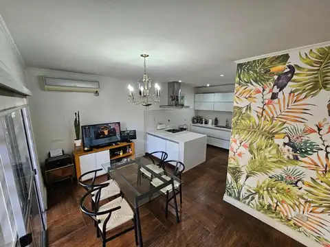 VENTA CASA DE 4 AMBIENTES A METROS DE AV MITRE