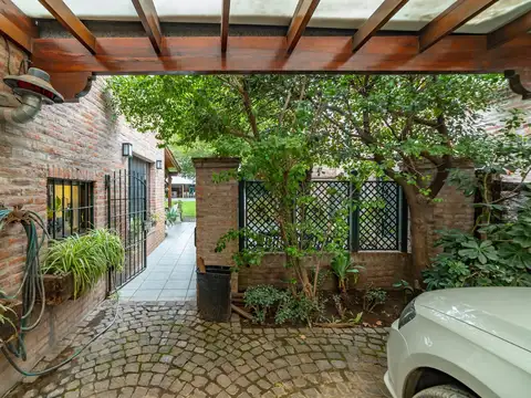 Casa 5 ambientes con 3 baños