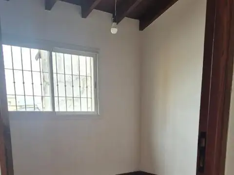 Casa en Alquiler con 1 cochera
