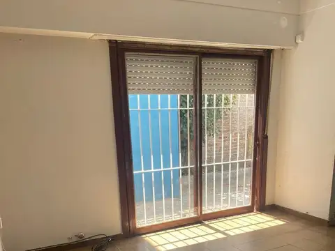 Casa en venta en block tolosa la plata