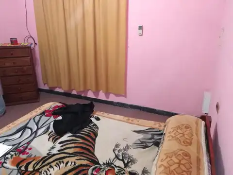 Casa 5 ambientes con 1 baño