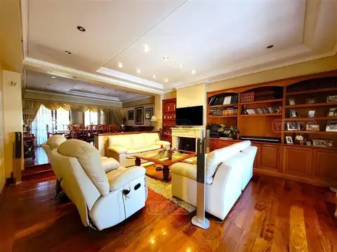 Casa en Venta en Barrio Parque, USD 630.000