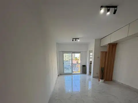 VENTA. DEPARTAMENTO DE 1 AMB RECICLADO AL FRENTE. SAN MARTIN 3300, MAR DEL PLATA