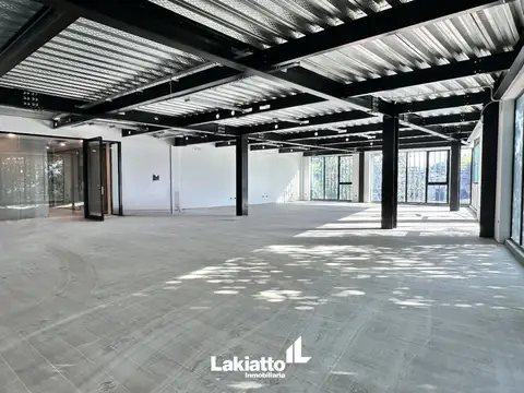 Oficina en Venta con 3 cocheras