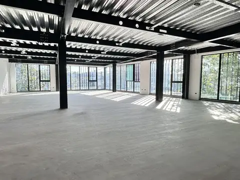 Venta oficina de 228 m2 con 3 cocheras - Fisherton