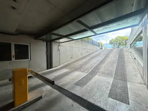 Venta cochera en Alto Buró
