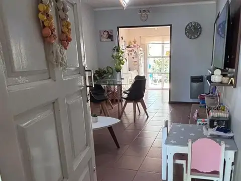 Depto Tipo Casa 3 ambientes con 2 baños