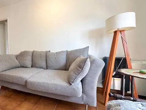 Venta Dto 3 A balcon a la calle zona Güemes