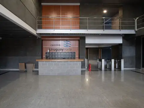 Oficina en Venta con 9 cocheras