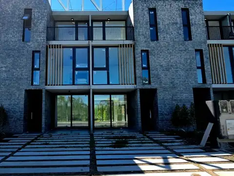 VENTA TRIPLEX A ESTRENAR-SUNNY TIGRE