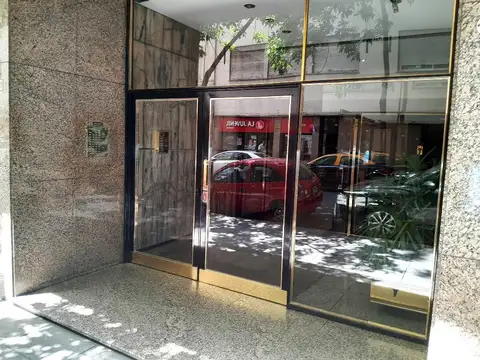 Esmeralda 1200, Piso 8