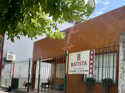 ¡VENDE! Casa en calle Av. 19 e/ 521 y 522 - A RECICLAR