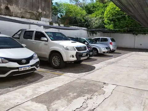 Hipólito Yrigoyen 2500, Piso PB