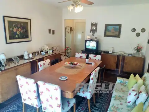 3 AMBIENTES FRENTE CON BALCÓN, AV JUAN DE GARAY 1300.-