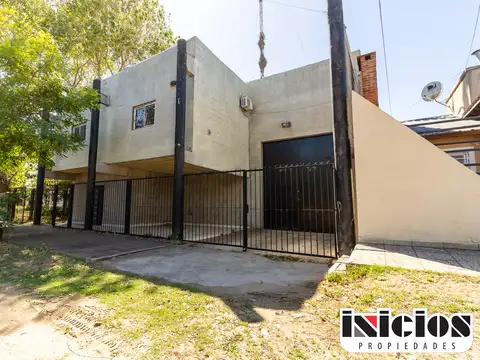 Local: Lebensohn N° 1335 E/ Brown y Av Colon - El Silvio - Ac54