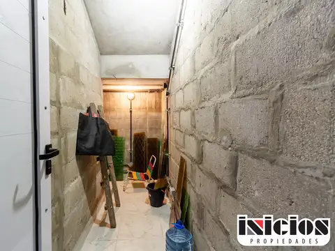 Local: Lebensohn N° 1335 E/ Brown y Av Colon - El Silvio - Ac54